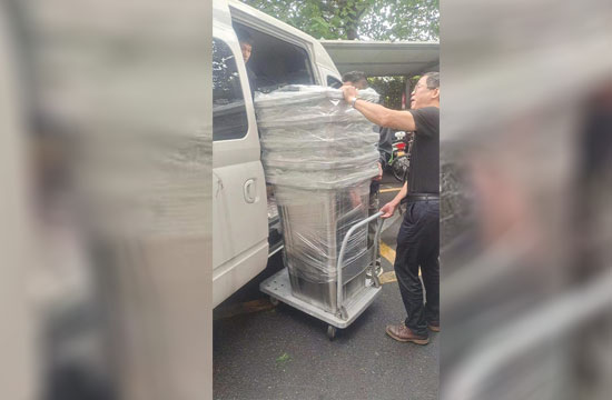 不銹鋼戶(hù)外分類(lèi)垃圾桶